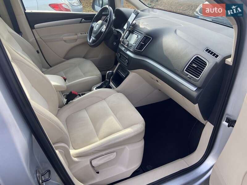 Минивэн Volkswagen Sharan 2012 в Хусте