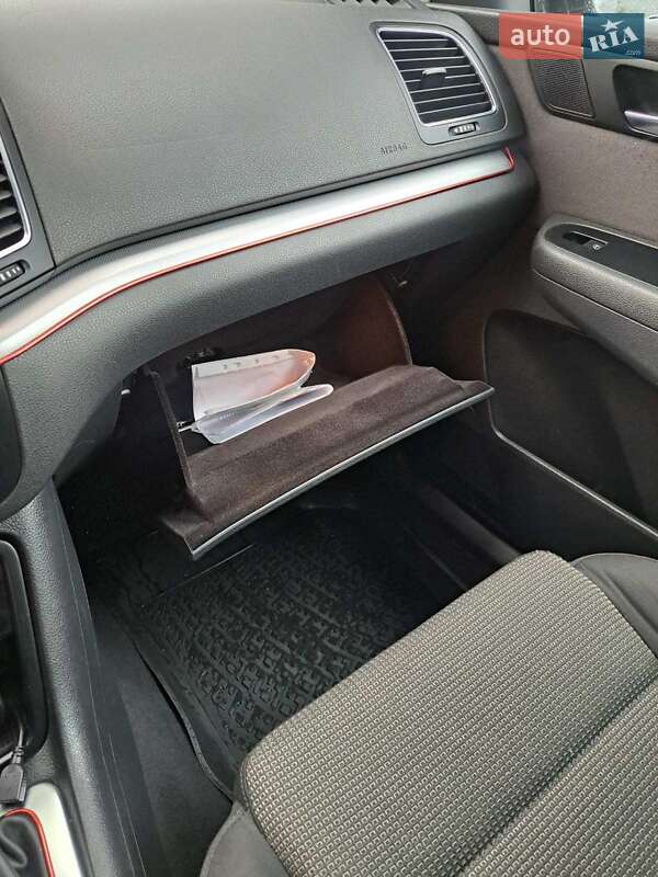 Минивэн Volkswagen Sharan 2011 в Литине