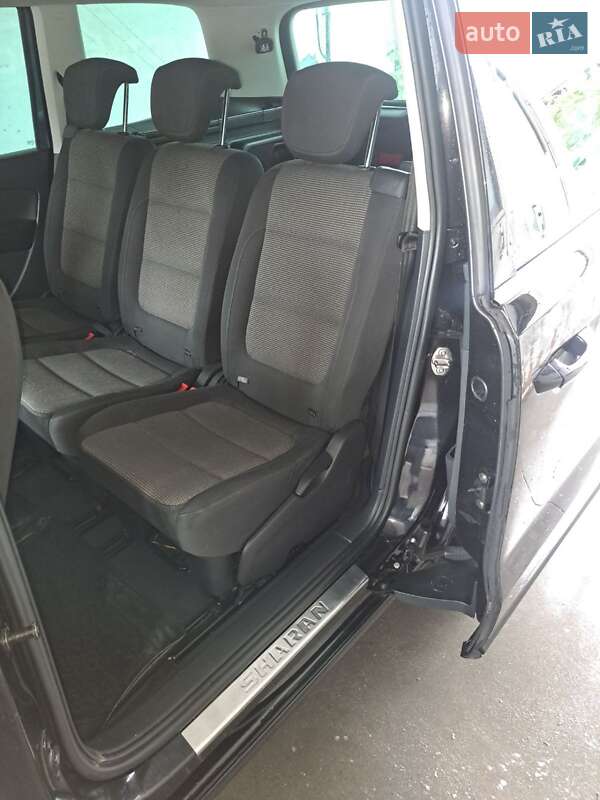 Минивэн Volkswagen Sharan 2011 в Литине