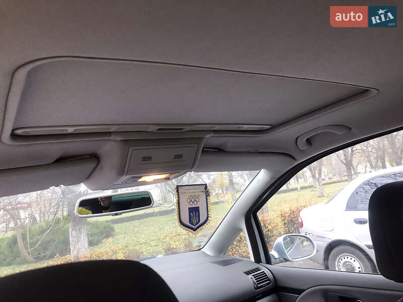 Минивэн Volkswagen Sharan 2006 в Горишних Плавнях фото 9 Минивэн Volkswagen Sharan 2006 в Горишних Плавнях