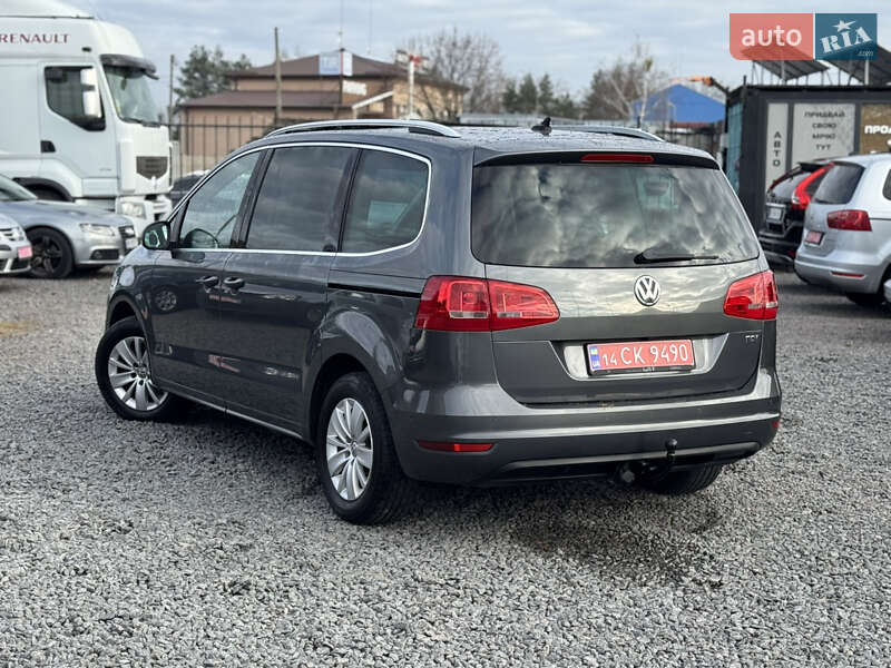 Минивэн Volkswagen Sharan 2015 в Сарнах