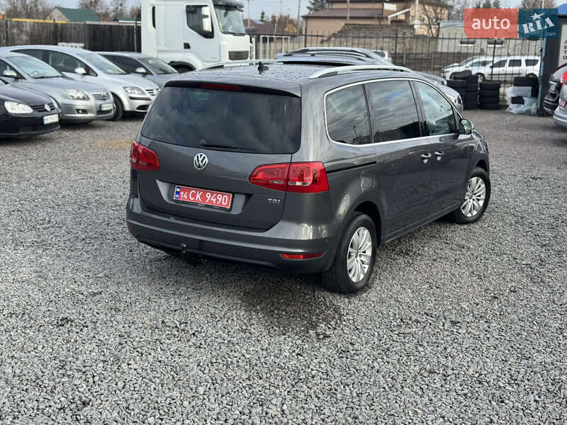 Минивэн Volkswagen Sharan 2015 в Сарнах