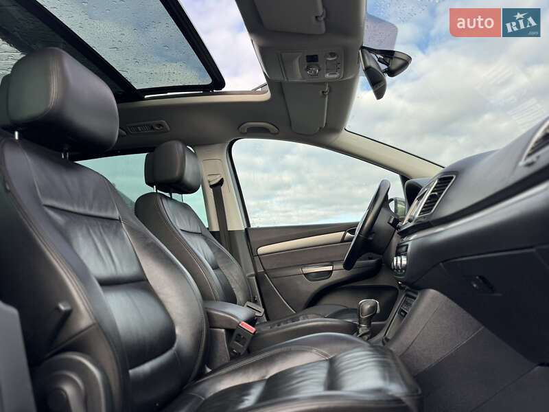 Минивэн Volkswagen Sharan 2015 в Сарнах