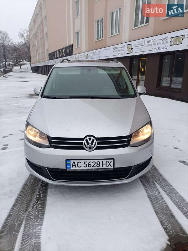 Минивэн Volkswagen Sharan 2010 в Горохове