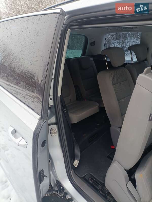 Минивэн Volkswagen Sharan 2010 в Горохове