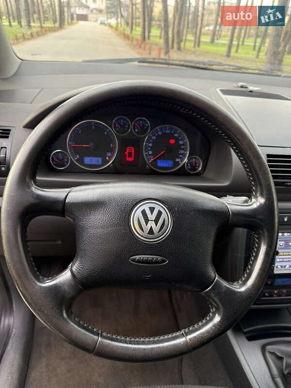 Минивэн Volkswagen Sharan 2005 в Киеве