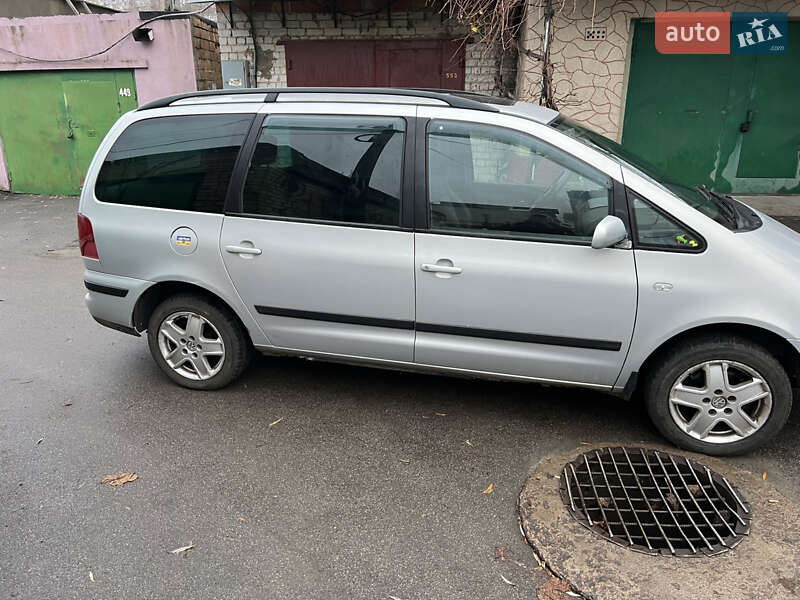 Мінівен Volkswagen Sharan 2001 в Києві