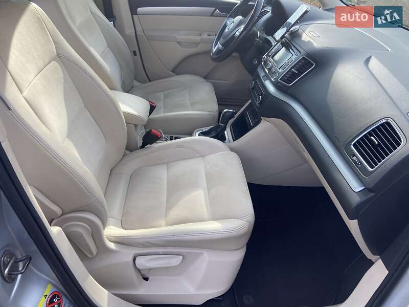 Минивэн Volkswagen Sharan 2012 в Хусте