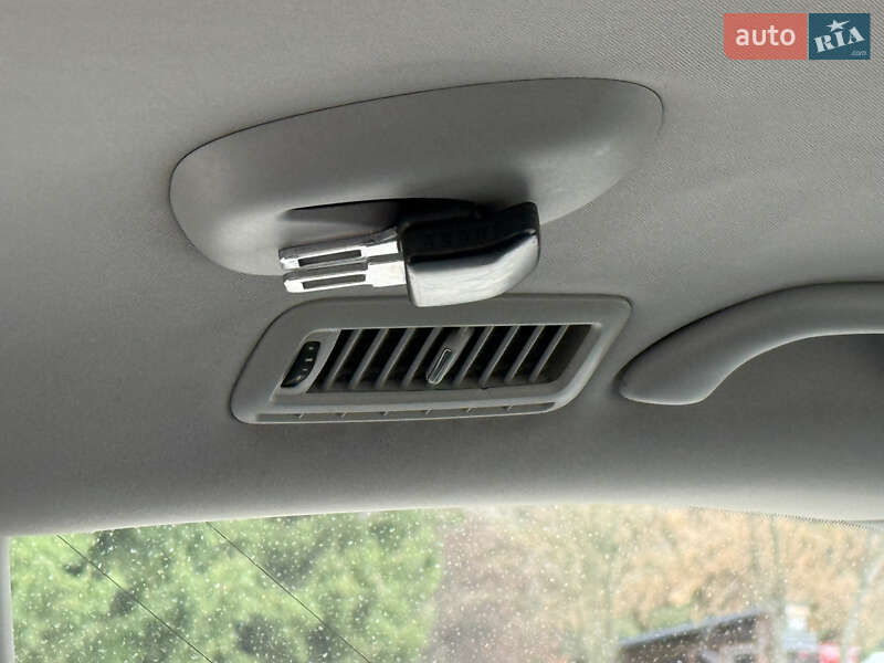 Минивэн Volkswagen Sharan 2012 в Ровно