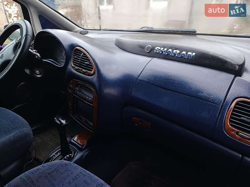 Минивэн Volkswagen Sharan 1998 в Киеве