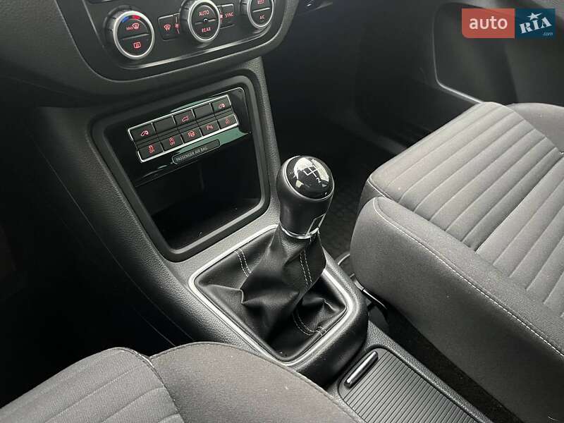 Мінівен Volkswagen Sharan 2014 в Києві