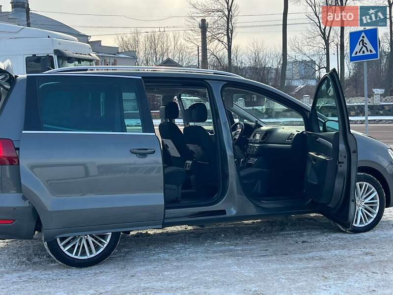 Мінівен Volkswagen Sharan 2016 в Житомирі