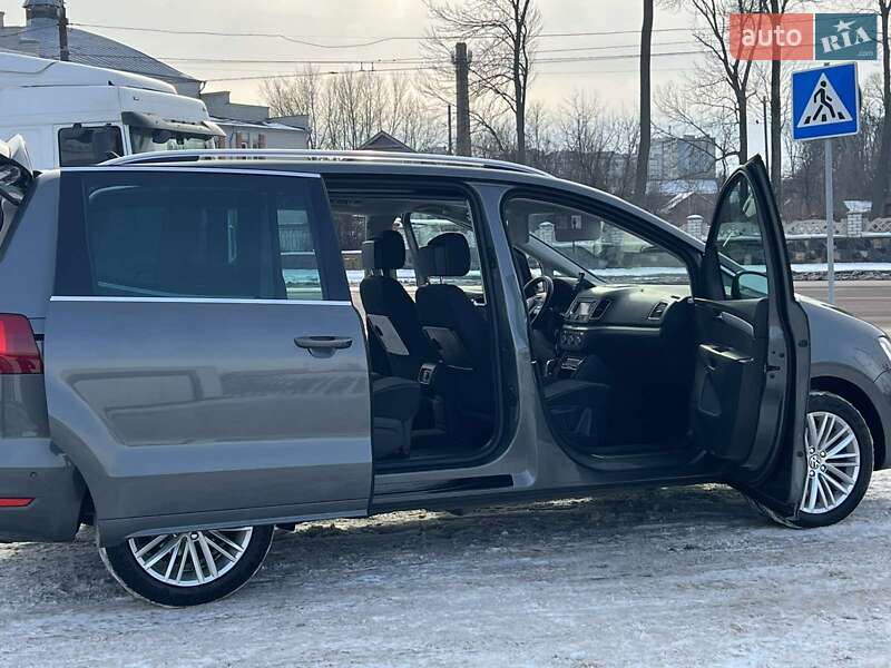 Мінівен Volkswagen Sharan 2016 в Житомирі