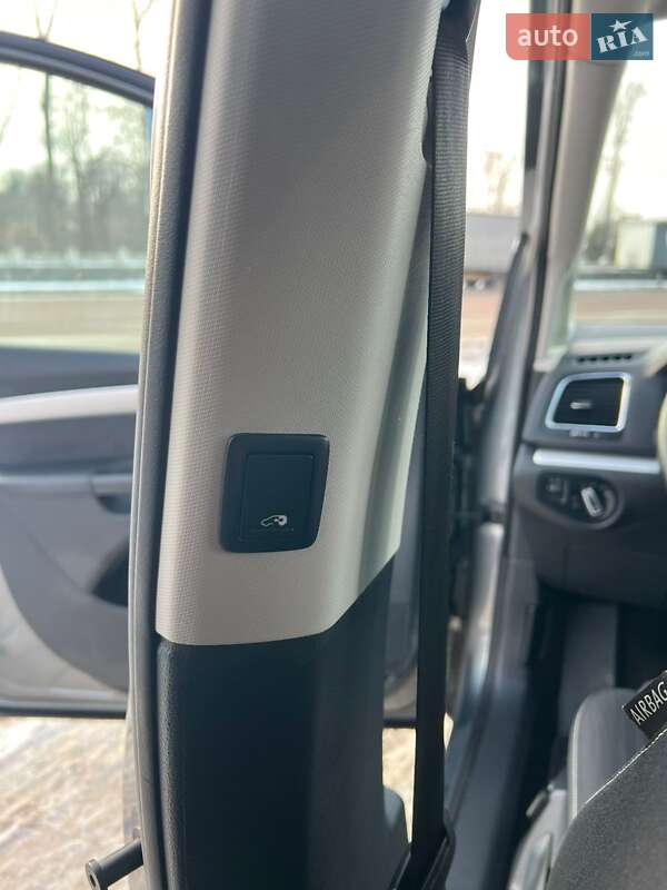 Мінівен Volkswagen Sharan 2016 в Житомирі