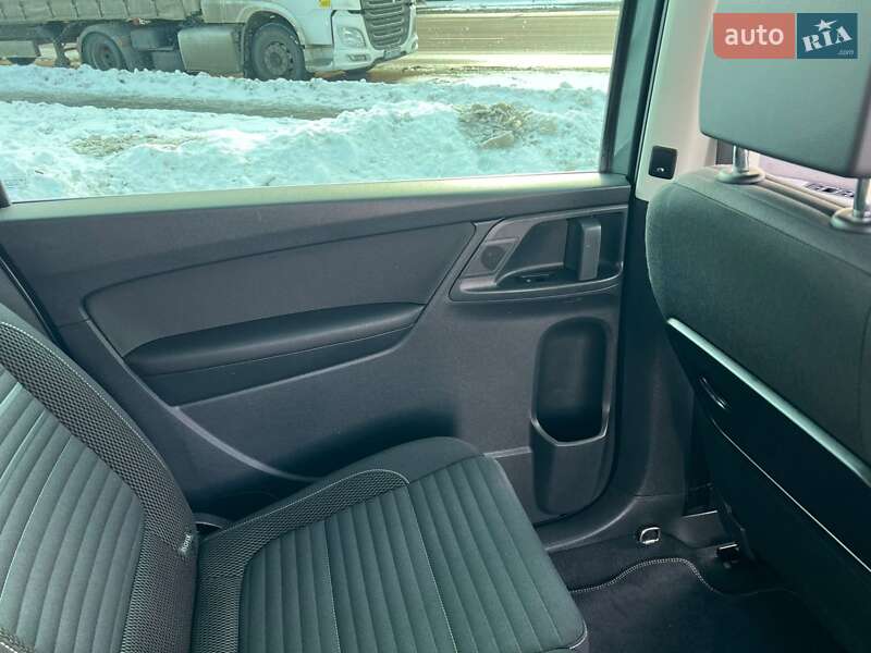 Мінівен Volkswagen Sharan 2016 в Житомирі