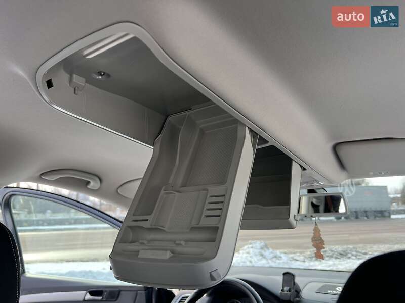 Мінівен Volkswagen Sharan 2016 в Житомирі