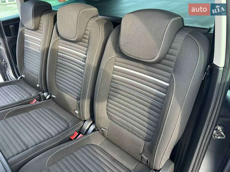 Мінівен Volkswagen Sharan 2016 в Житомирі