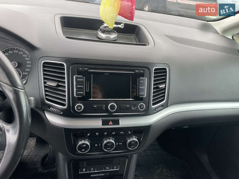 Минивэн Volkswagen Sharan 2012 в Одессе