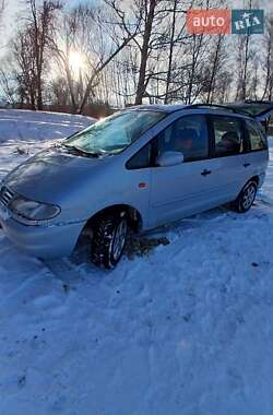 Минивэн Volkswagen Sharan 1997 в Сновске