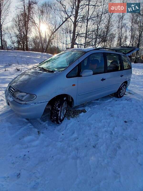 Минивэн Volkswagen Sharan 1997 в Сновске