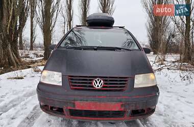 Минивэн Volkswagen Sharan 2002 в Киеве