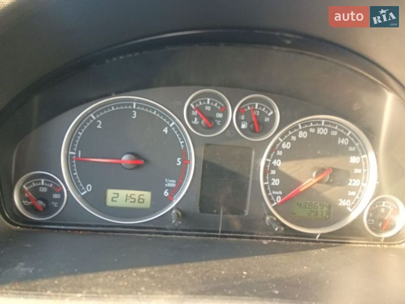 Минивэн Volkswagen Sharan 2001 в Нововолынске