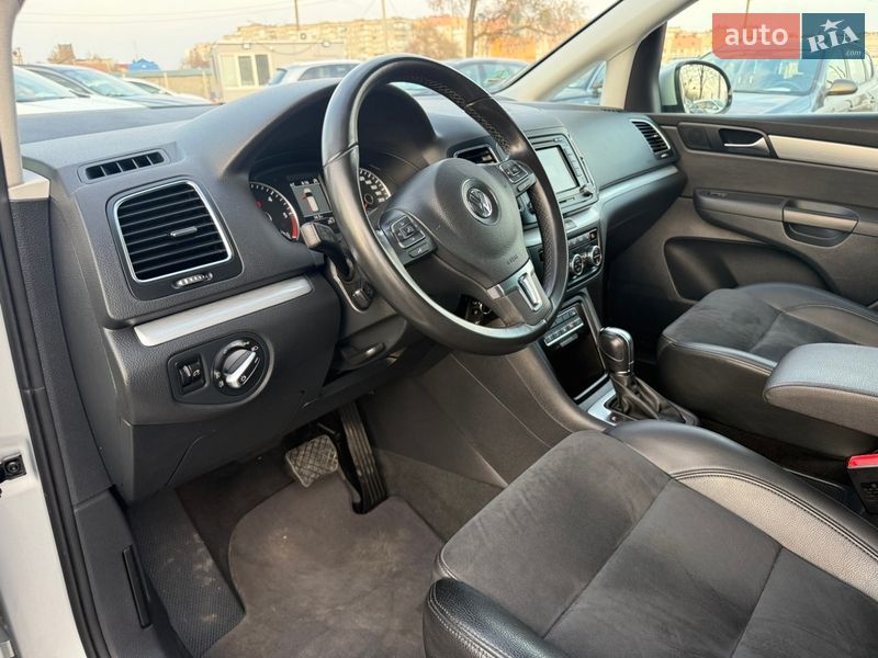 Минивэн Volkswagen Sharan 2014 в Ровно
