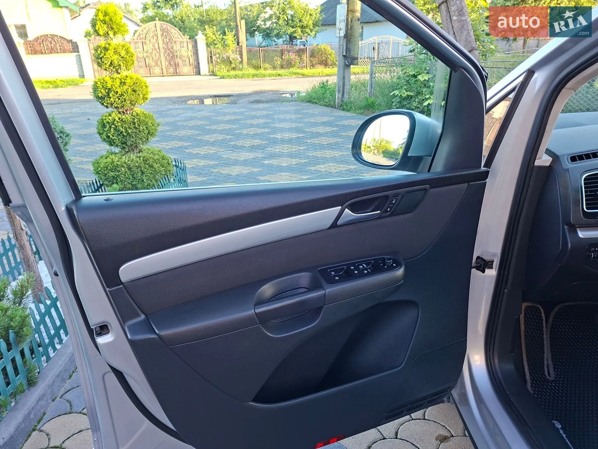 Volkswagen Sharan 2016 VIN WVWZZZ7NZGV217804 фото оголошення 14 з 33