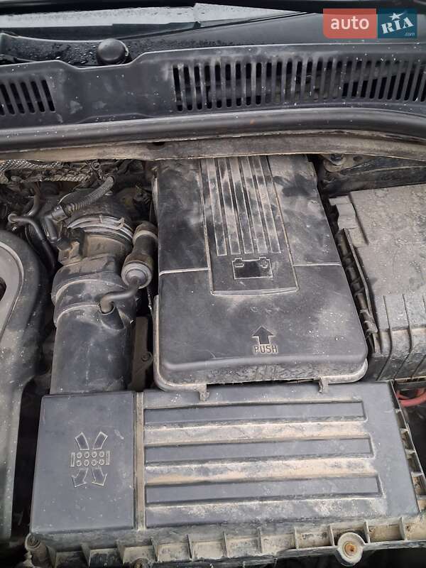 Минивэн Volkswagen Suran 2011 в Сарнах