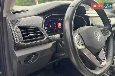 Внедорожник / Кроссовер Volkswagen T-Cross 2021 в 