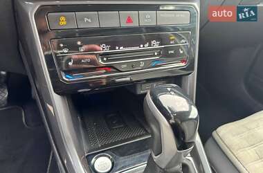 Внедорожник / Кроссовер Volkswagen T-Cross 2021 в 