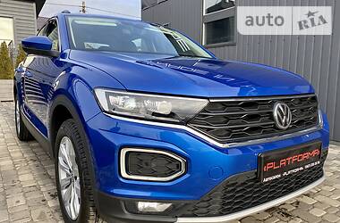 Позашляховик / Кросовер Volkswagen T-Roc 2019 в 