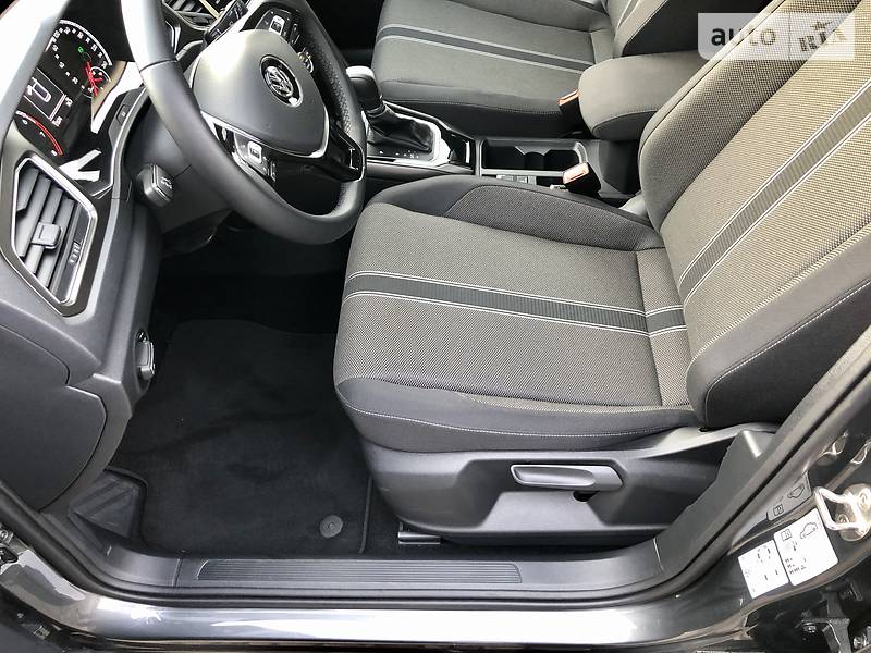 Позашляховик / Кросовер Volkswagen T-Roc 2019 в Києві