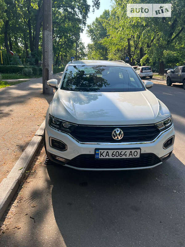 Внедорожник / Кроссовер Volkswagen T-Roc 2019 в Киеве