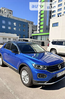 Позашляховик / Кросовер Volkswagen T-Roc 2021 в Києві