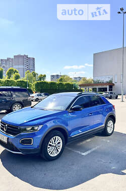 Позашляховик / Кросовер Volkswagen T-Roc 2021 в Києві