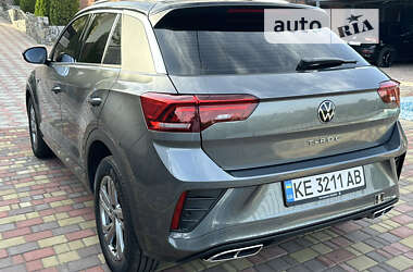 Внедорожник / Кроссовер Volkswagen T-Roc 2022 в 