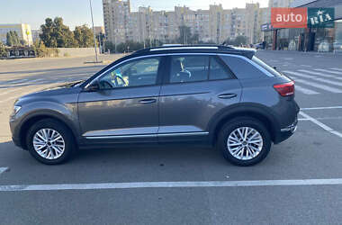 Позашляховик / Кросовер Volkswagen T-Roc 2021 в Києві