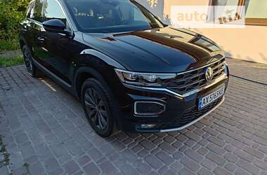 Внедорожник / Кроссовер Volkswagen T-Roc 2021 в Боярке