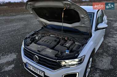 Внедорожник / Кроссовер Volkswagen T-Roc 2019 в 