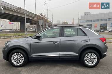 Позашляховик / Кросовер Volkswagen T-Roc 2021 в Києві