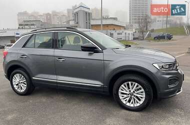 Позашляховик / Кросовер Volkswagen T-Roc 2021 в Києві