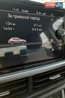 Внедорожник / Кроссовер Volkswagen T-Roc 2023 в Житомире