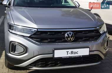 Внедорожник / Кроссовер Volkswagen T-Roc 2023 в Житомире