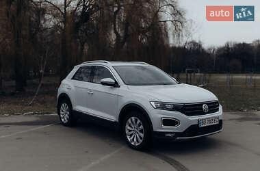 Внедорожник / Кроссовер Volkswagen T-Roc 2019 в 