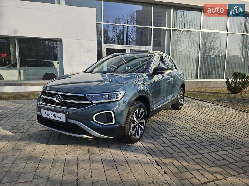 Позашляховик / Кросовер Volkswagen T-Roc 2023 в Києві