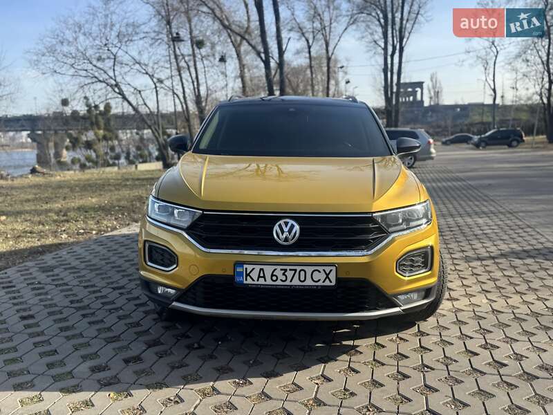 Внедорожник / Кроссовер Volkswagen T-Roc 2019 в Киеве