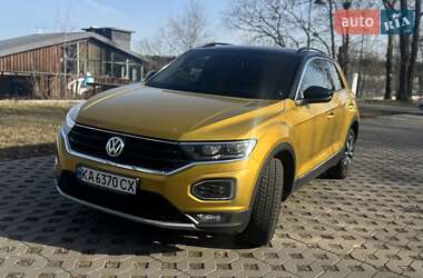 Внедорожник / Кроссовер Volkswagen T-Roc 2019 в Киеве