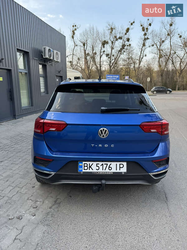 Внедорожник / Кроссовер Volkswagen T-Roc 2018 в Ровно
