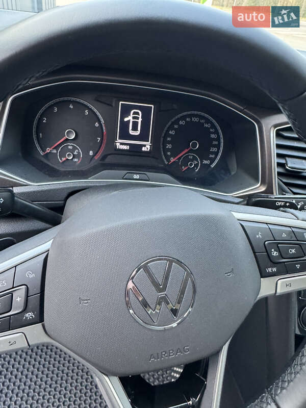 Внедорожник / Кроссовер Volkswagen T-Roc 2018 в Ровно
